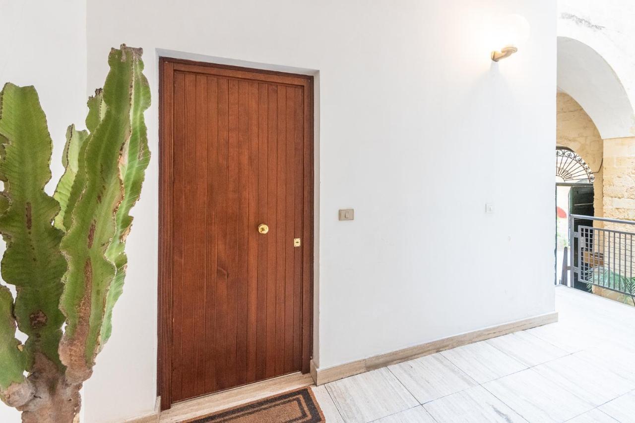Rubichi 6 - Old Town Apartment Sit Lecce Buitenkant foto