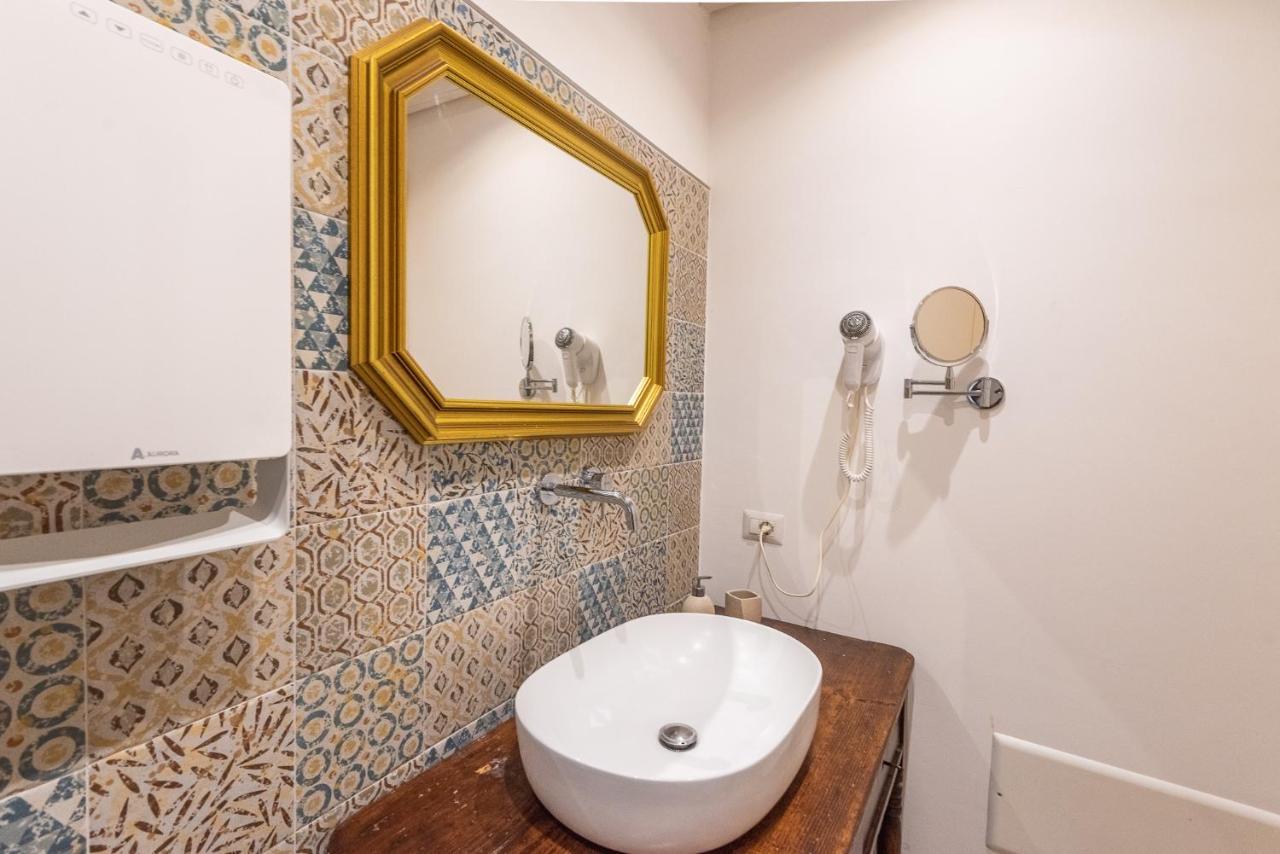 Rubichi 6 - Old Town Apartment Sit Lecce Buitenkant foto