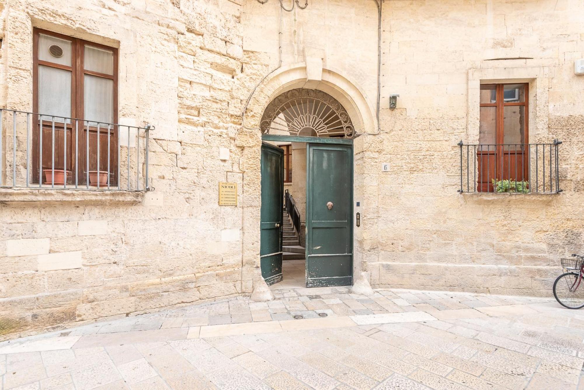 Rubichi 6 - Old Town Apartment Sit Lecce Buitenkant foto